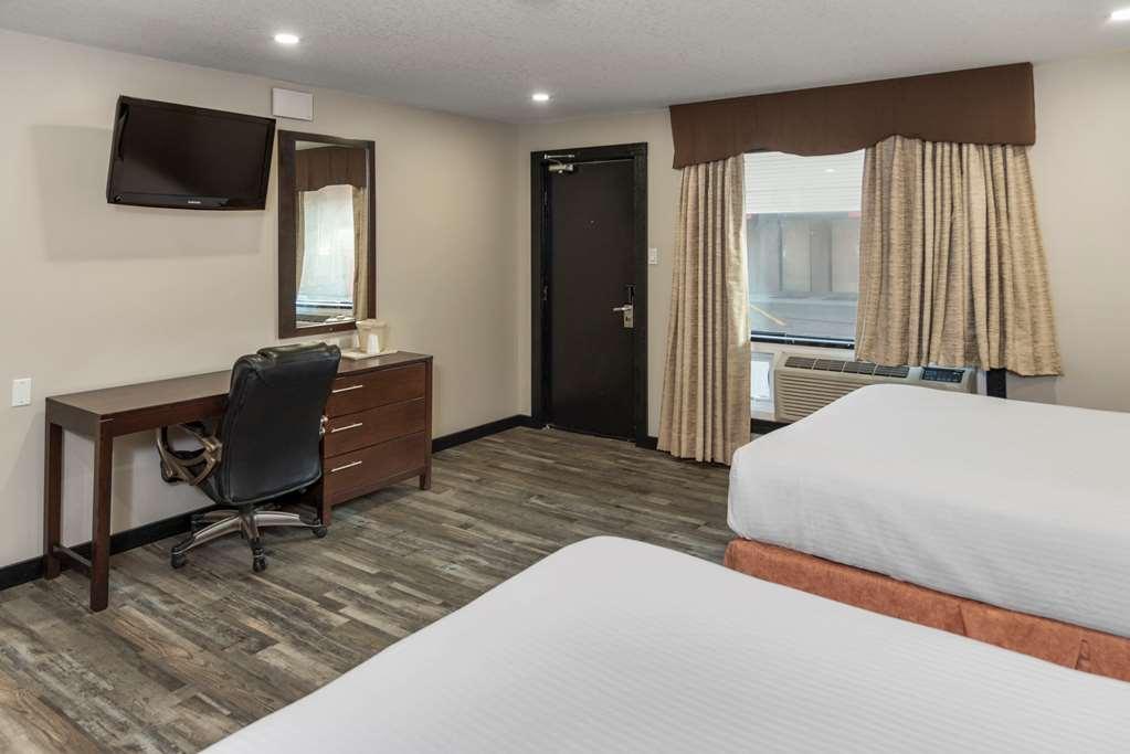 Econo Lodge Inn & Suites Медисин-Хат Номер фото